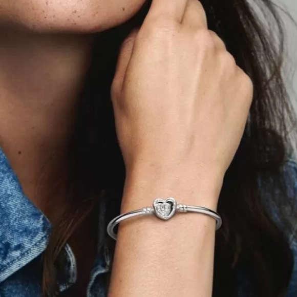 Pandora Entwined Infinite Bangle! Brand New with Pandora Box!! - Picture 4 of 4